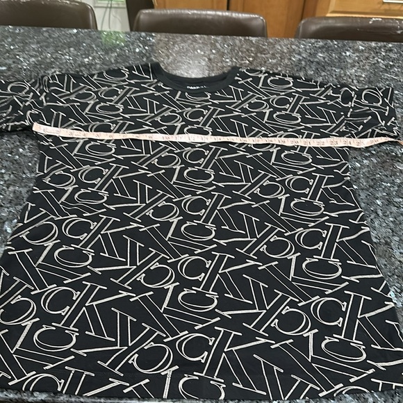 Calvin Klein Black and White Logo Tee - Picture 2 of 6